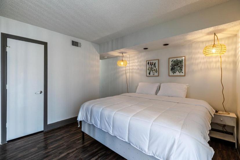 The Cozy Clouds Resort At Nrg Houston Exterior foto