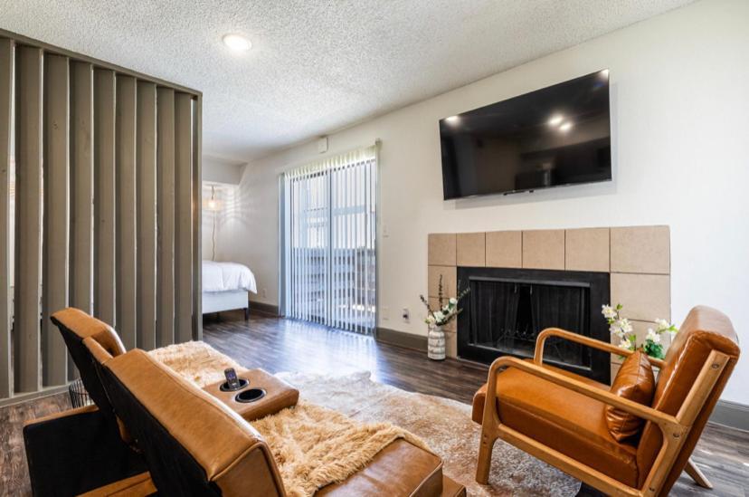 The Cozy Clouds Resort At Nrg Houston Exterior foto